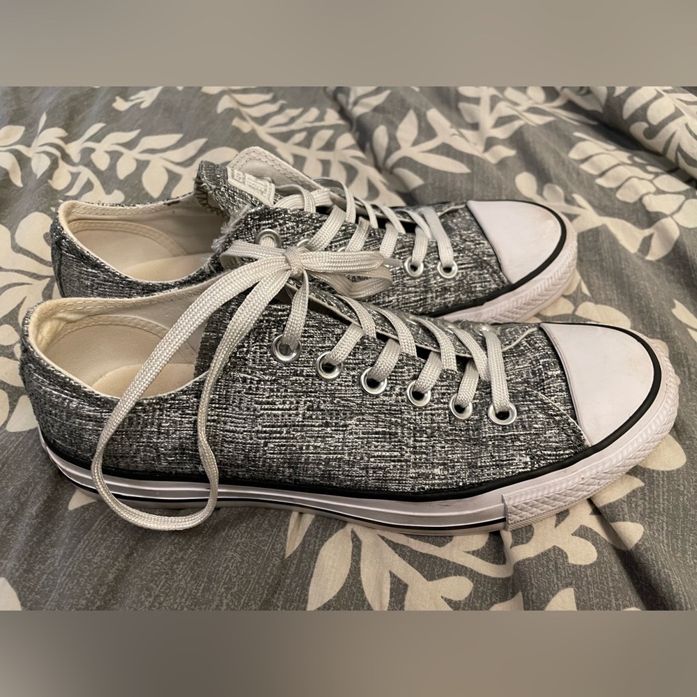 Women’s Size 8 Converse All Star